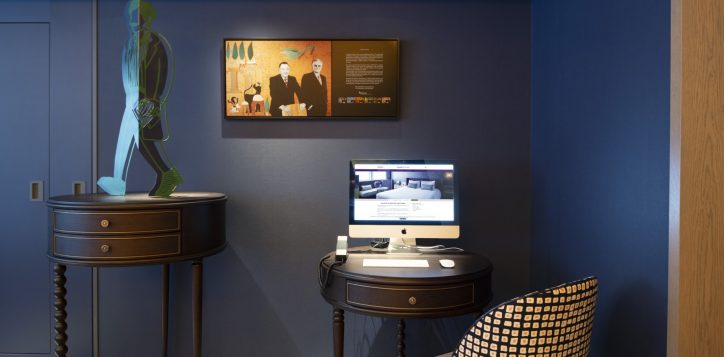 business_corner_1-0-2-2